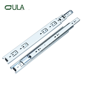 Machine de fabrication de canaux télescopiques à 3 pli